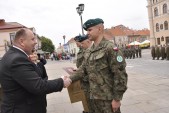 Burmistrz Miasta Jarosławia wyróżnił żołnierzy za wzorową realizację zadań służbowych