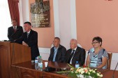 Zastępca burmistrza, Marcin Zaborniak podziękował na pracę w ubiegłym roku szkolnym i życzył samych sukcesów w nadchodzącym.
