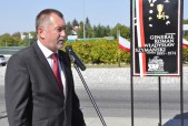 Uczestników uroczystości przywitał zastępca burmistrza, Wiesław Pirożek.