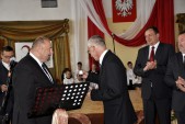 Honorowa Odznaka "Za Zasługi dla Jarosławskiej Oświaty" dla dyrektora, A. Kroczka.