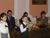 ... nagrodzony brawami.