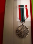 Pamiątkowy medal wręczany osobom popularyzującym wiedzę nt postaci i  działalności Franciszka Przysiężniaka i innych Żołnierzy Wyklętych.