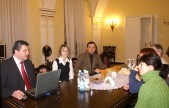 W spotkaniu z dziennikarzami uczestniczyli: burmistrz Andrzej Wyczawski, dyrektor Muzeum Jarosław Orłowski, naczelnik Wydziału Kultury, Turystyki i Promocji Joanna Mordarska oraz dyrektor PROT Jan Sołek