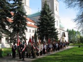 Przemarsz delegacji ze sztandarami