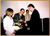 17 kwietnia 2004 r. Burmistrz Janusz Dąbrowski udzielił ślubu Państwu Janinie i Tomaszowi Kuźmom.