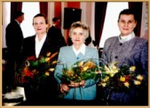 Na zdjęciu nagrodzone Złotą Odznaką Za Zasługi dla Miasta Jarosławia: p. Helena Mazur, p. Maria Lewandowska, p. Zofia Tkaczyk. | Fot. Zofia Krzanowska