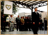 Delegacja miasta Jarosławia z Burmistrzem Januszem Dąbrowskim uczestniczyła 5 lipca 2003 r. w otwarciu deptaku w centrum miasta Michalovce przed Urzędem Miasta. | Fot. Z.K.