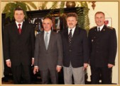 Na zdj. od lewej: A. Wyczawski, Józef Marmurowicz, Eugeniusz Taradajko, Zdzisław Wójcik - wiceprezes ds. krwiodawstwa ZR PCK w Jarosławiu | Fot. Ewa Załęska