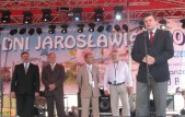 Od lewej: Viliam Zahorčak (Michalovce), Anton Klamar (Humenne), Jacques 
Bombard (Orange), wiceprzewodniczący RM Marian Kozłowski burmistrz 
Andrzej Wyczawski | Fot. Zofia Krzanowska