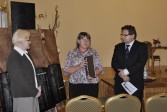 Od lewej: Dr hab. Maria Dębowska, Elżbieta Piekarska, Mariusz Krzysztofiński.