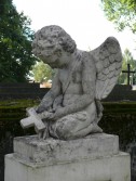 Aniołek na nagrobku Adeliny de Pielak Wapińkiej - 1 poł. XIX w.