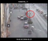 Pieszy na czerwonym świetle wtargnął na jezdnię….