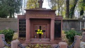 Grobowiec rodziny Ostrowskich i Wojciechowskich po pracach konserwatorskich | Fot. Martyna Kosek (4)